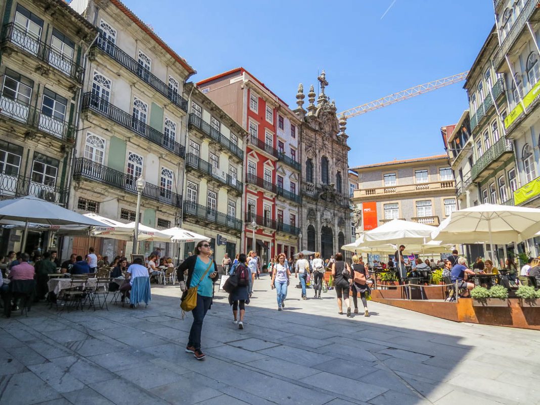 Largo São Domingos e Rua das Flores